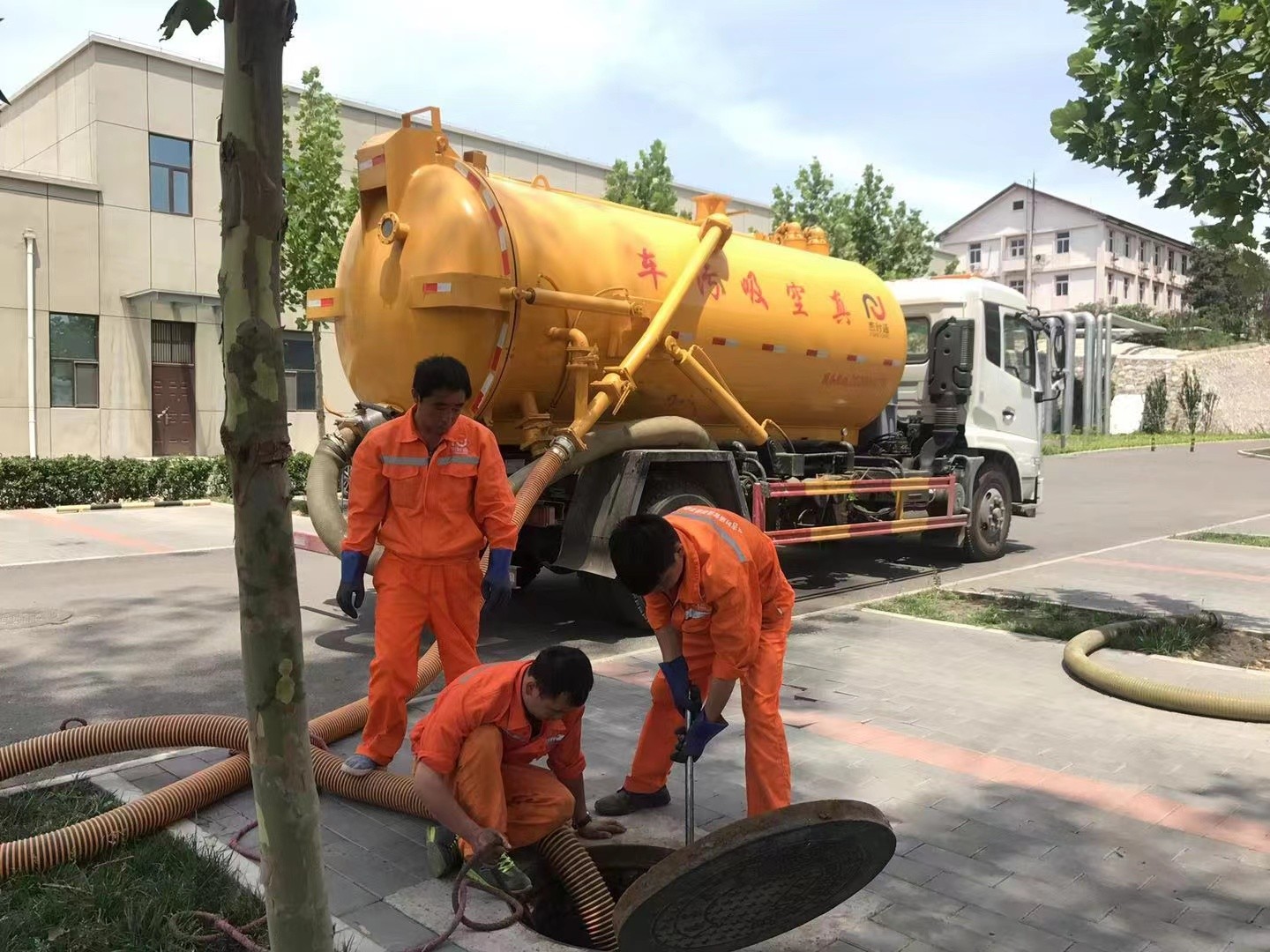 万柏林化粪池清理与5-8吨吸粪车施工效率分析